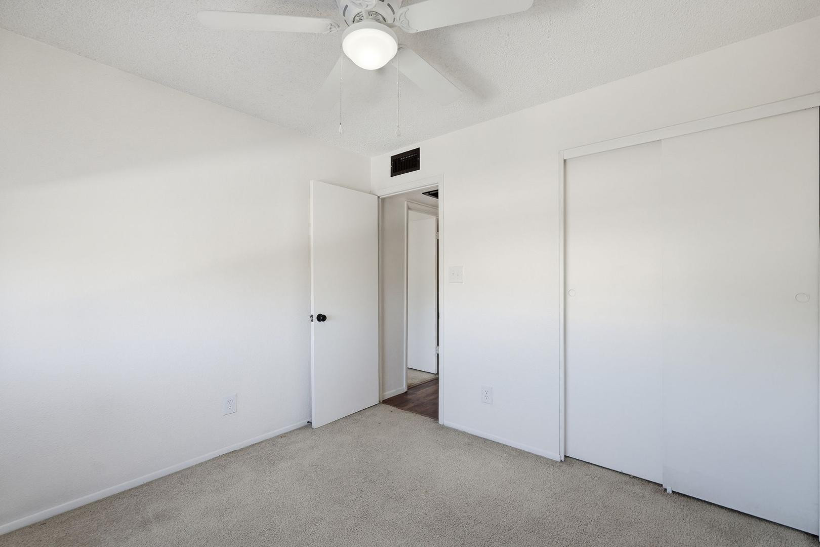 1017 E Redfield Road