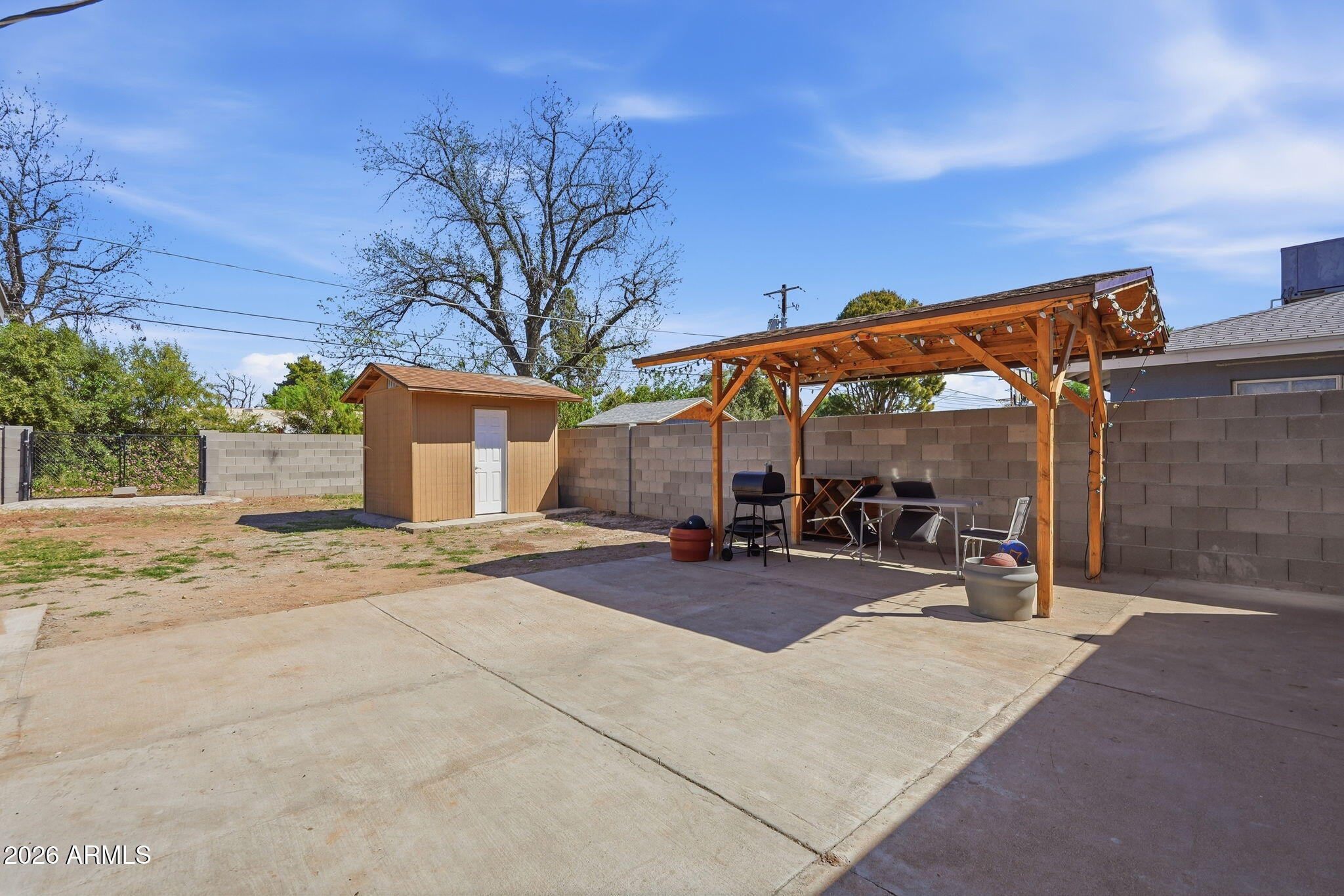 1020 E NIELSON Avenue