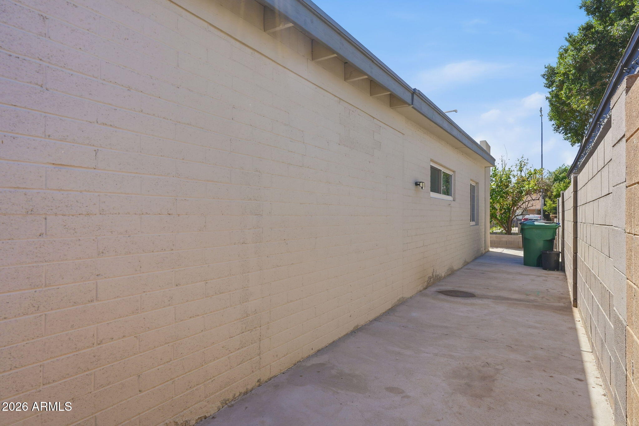 1020 E NIELSON Avenue