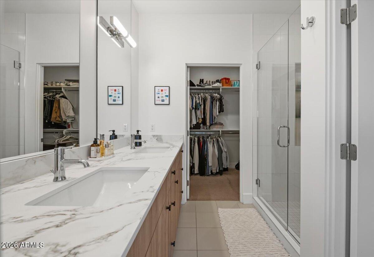 3150 E GLENROSA Avenue 1