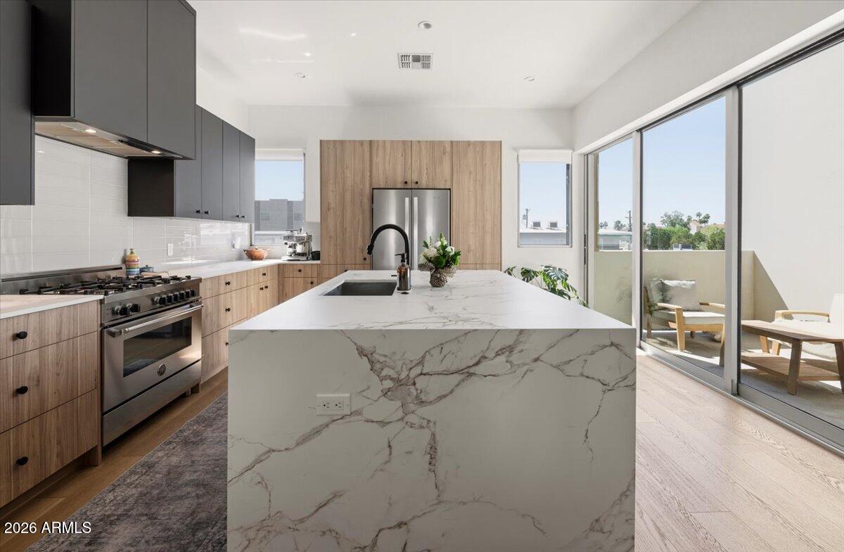 3150 E GLENROSA Avenue 1