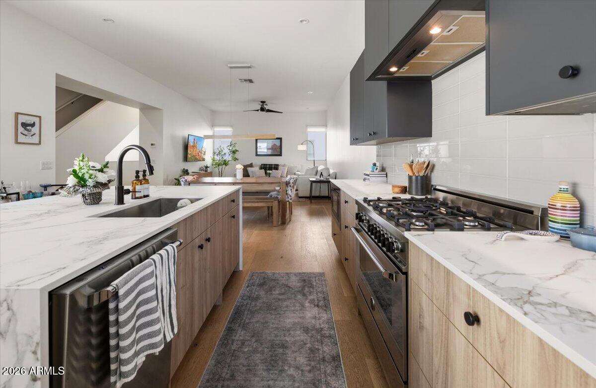 3150 E GLENROSA Avenue 1