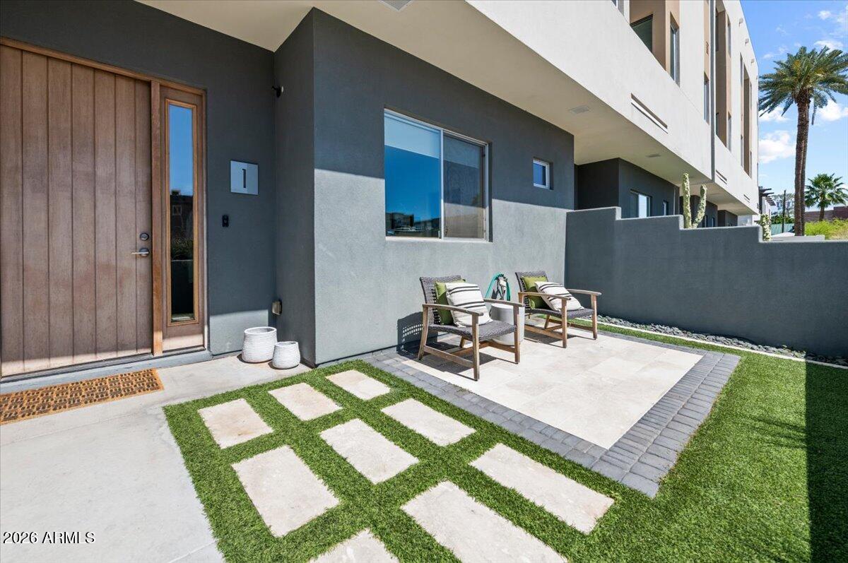 3150 E GLENROSA Avenue 1