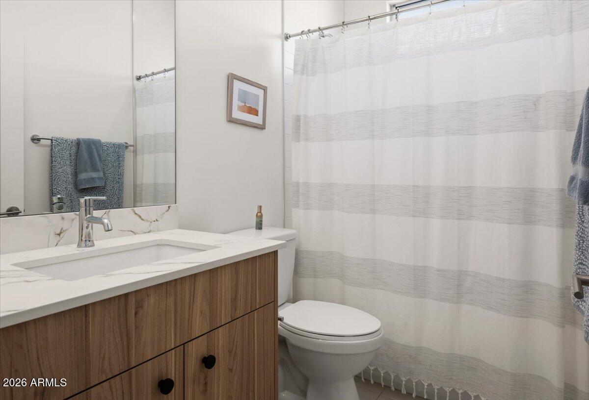 3150 E GLENROSA Avenue 1