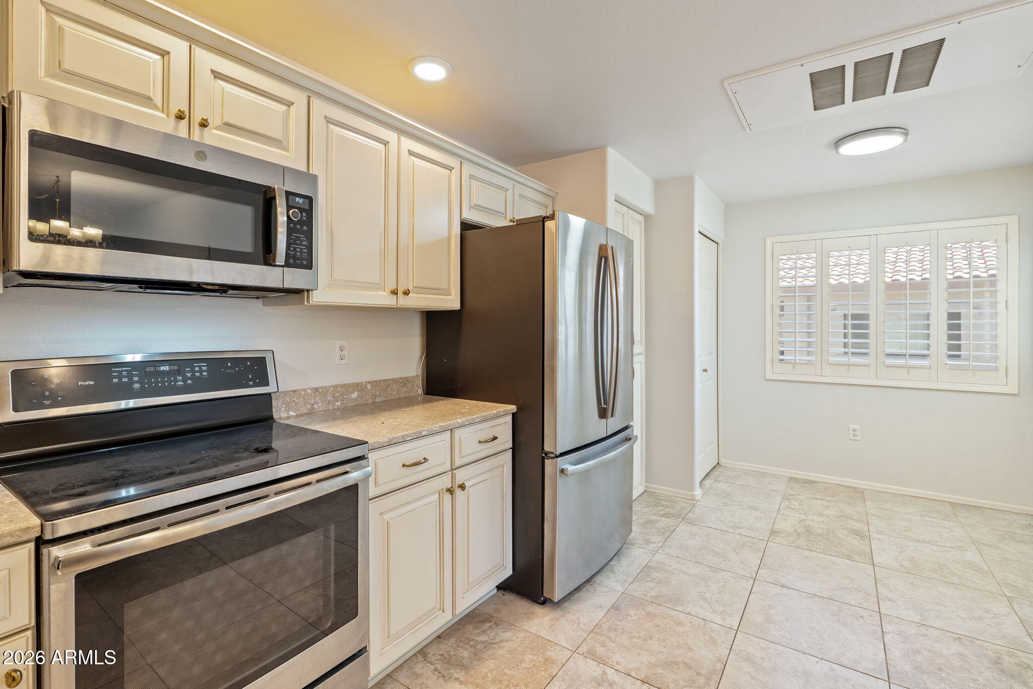 9455 E RAINTREE Drive 2006