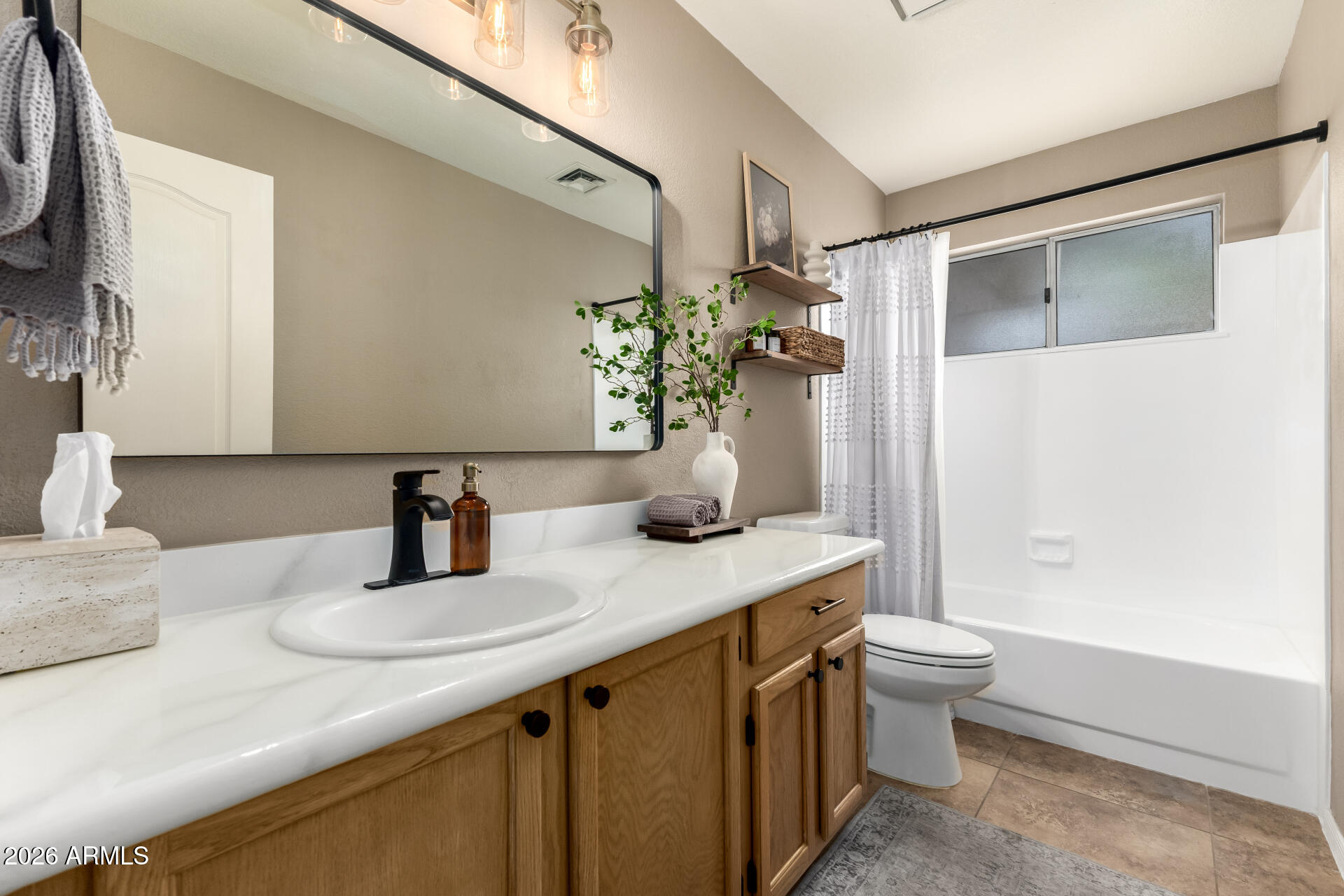 1680 E SHEFFIELD Avenue