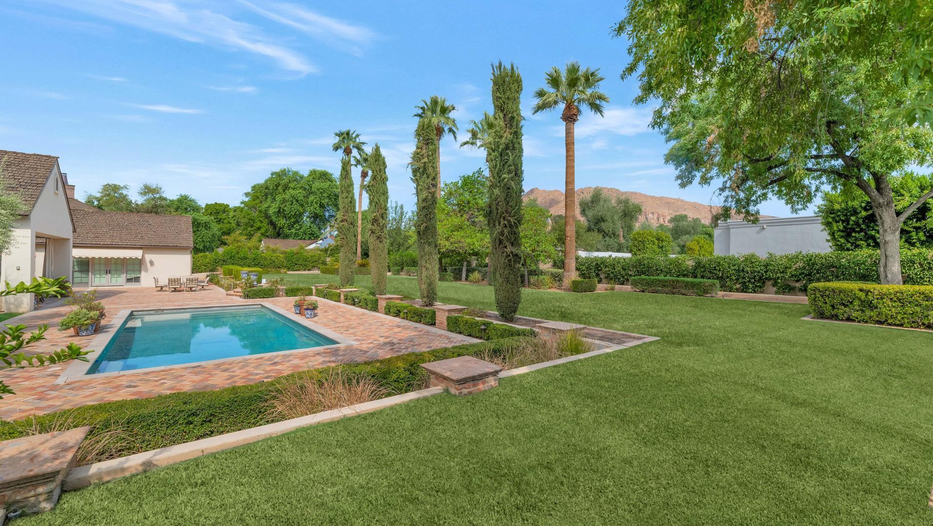 6248 E Montecito Avenue