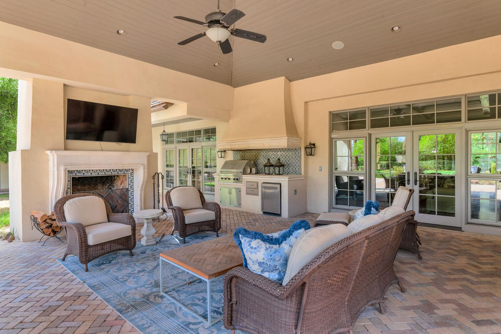 6248 E Montecito Avenue