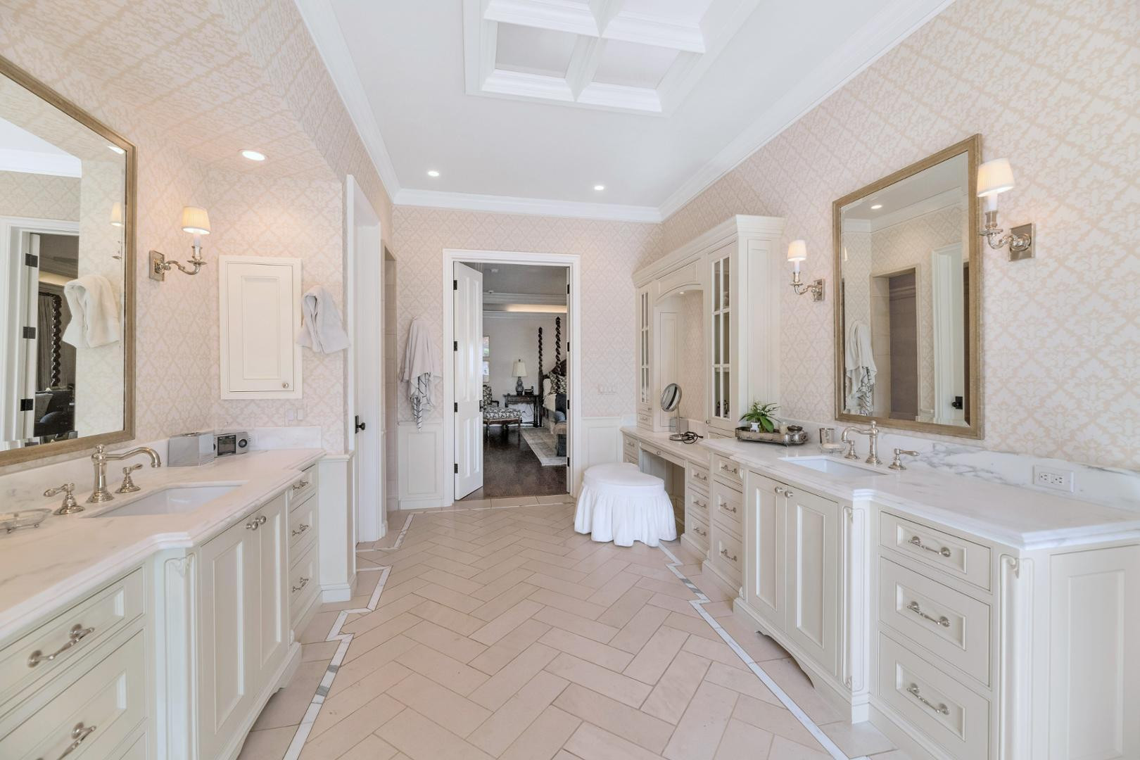 6248 E Montecito Avenue