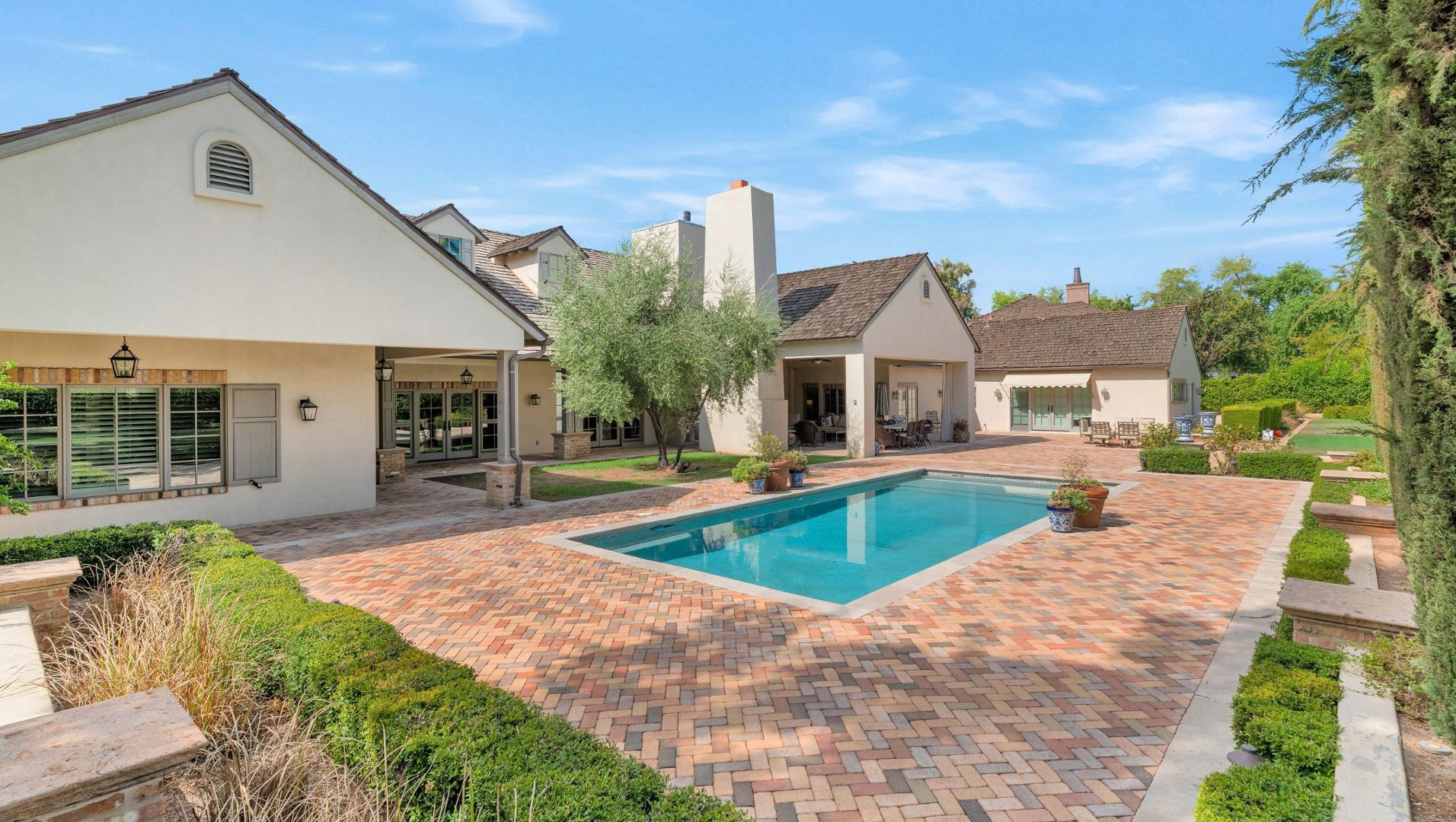 6248 E Montecito Avenue