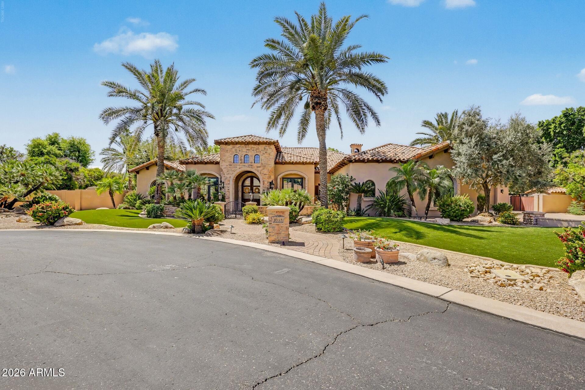 3937 E MENLO Circle
