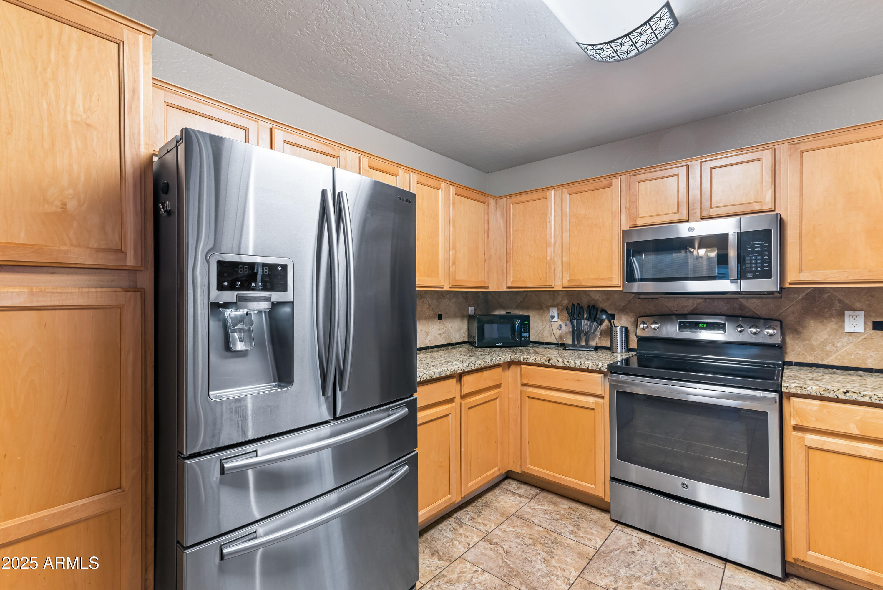 2113 W NANCY Lane