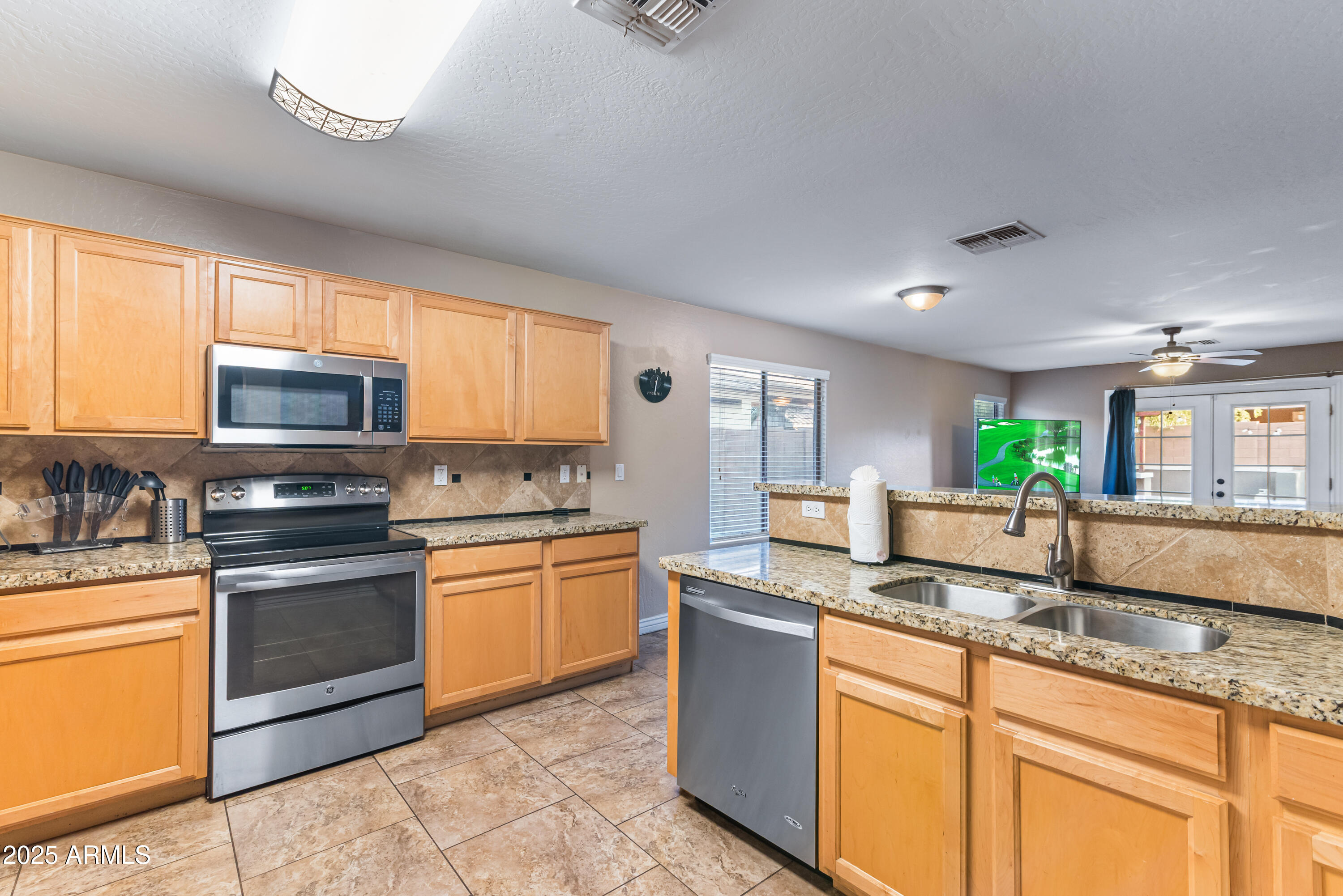 2113 W NANCY Lane
