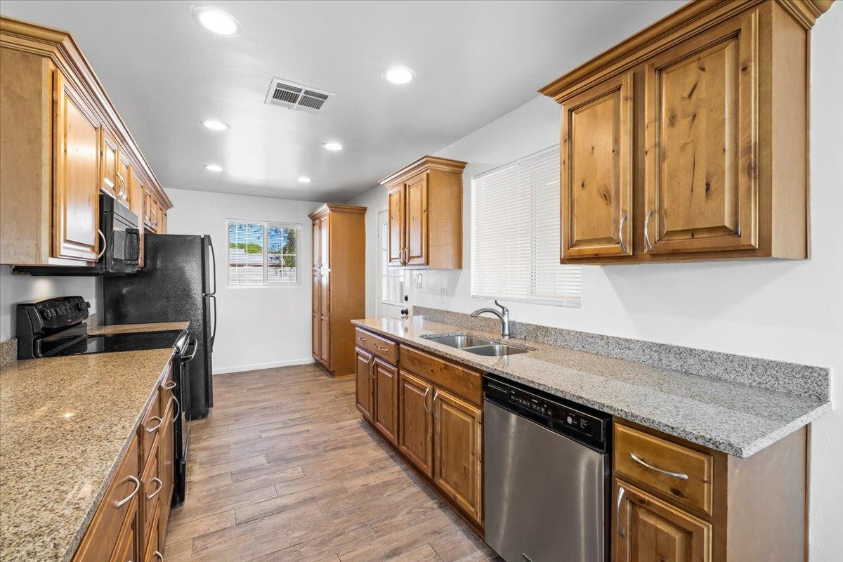 528 W 18th Street