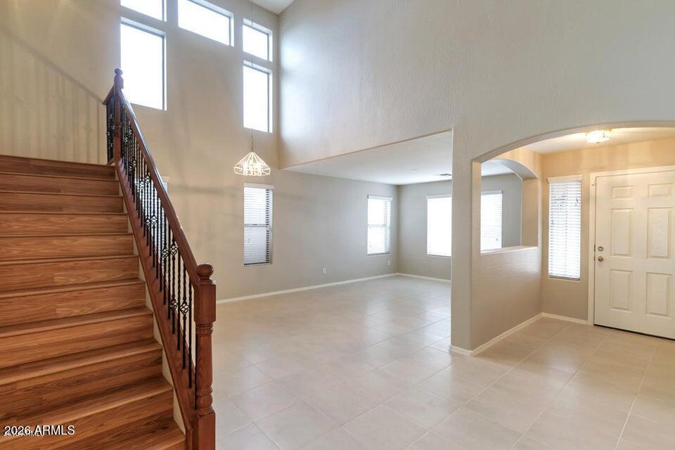 1705 E BEAUTIFUL Lane