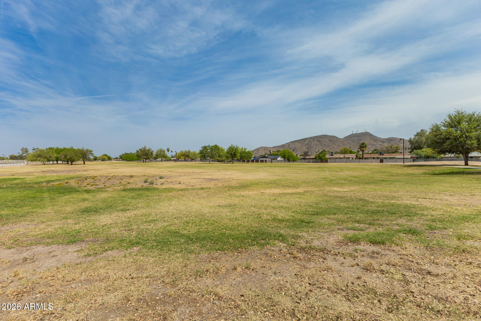2347 W POINSETTIA Drive N