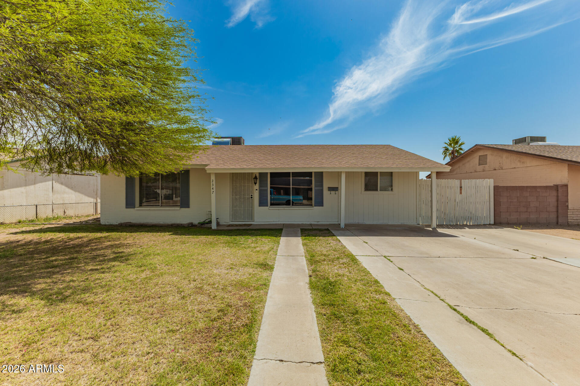 2347 W POINSETTIA Drive N