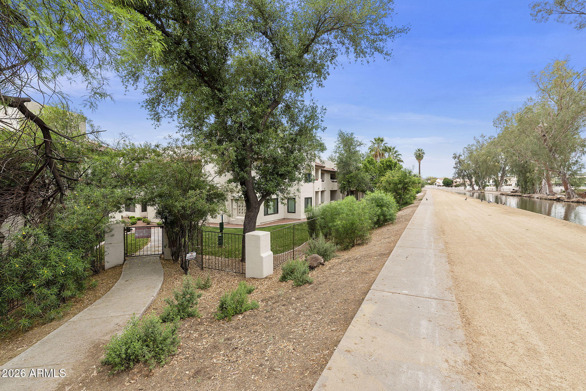 750 E NORTHERN Avenue 2051