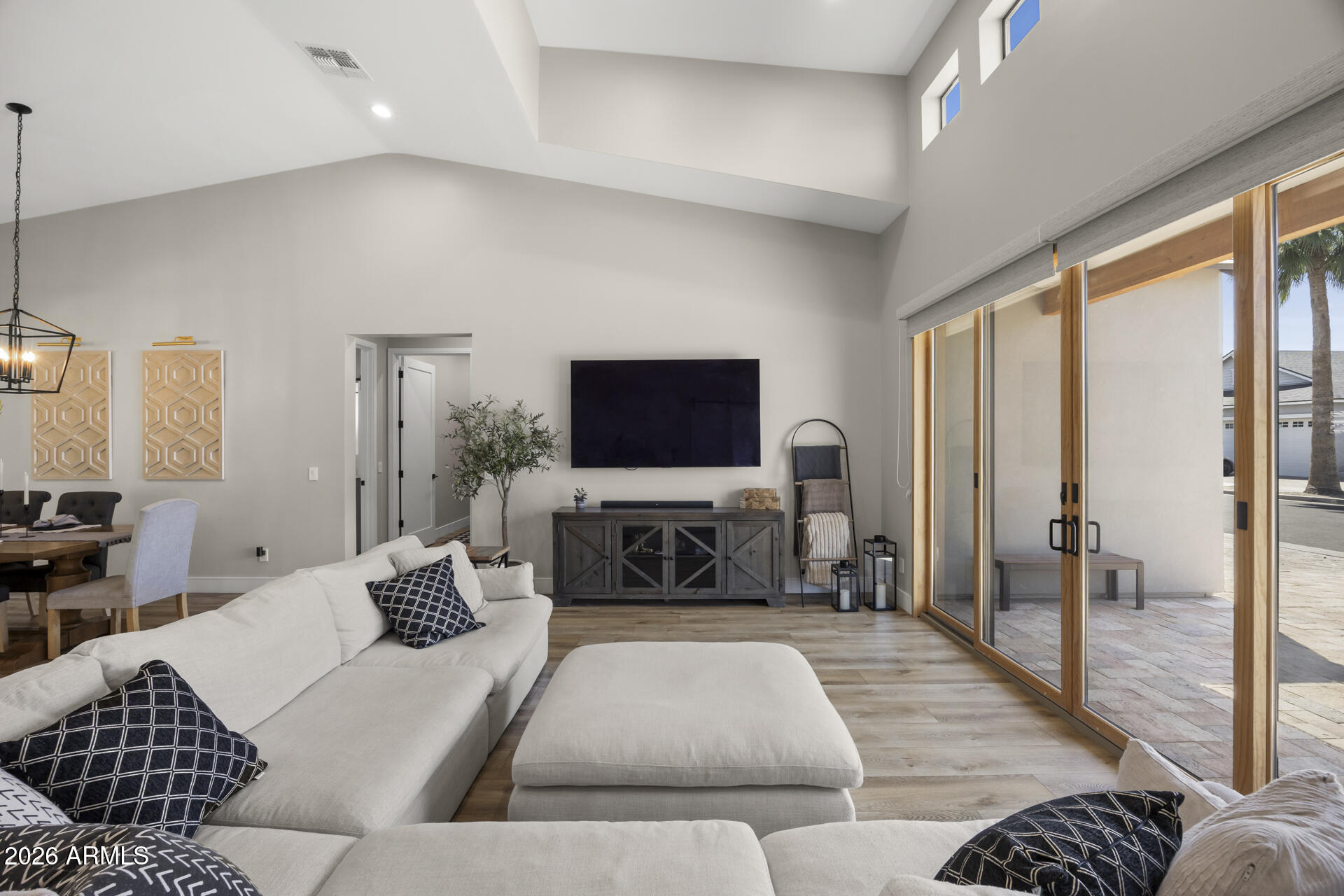 3927 N 13TH Place