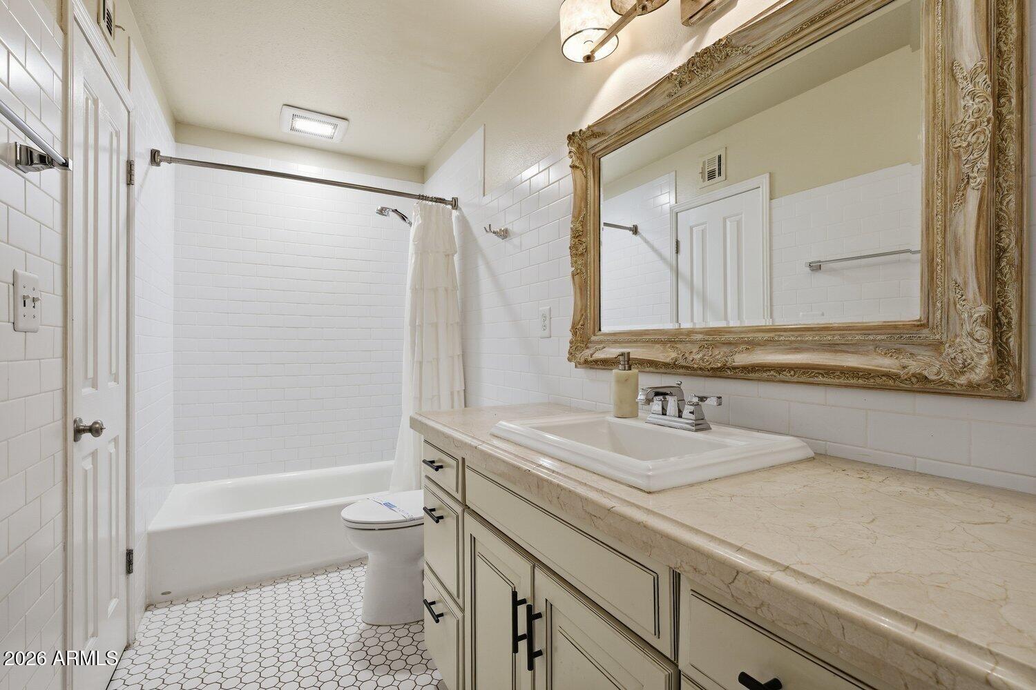 6051 N GRANITE REEF Road
