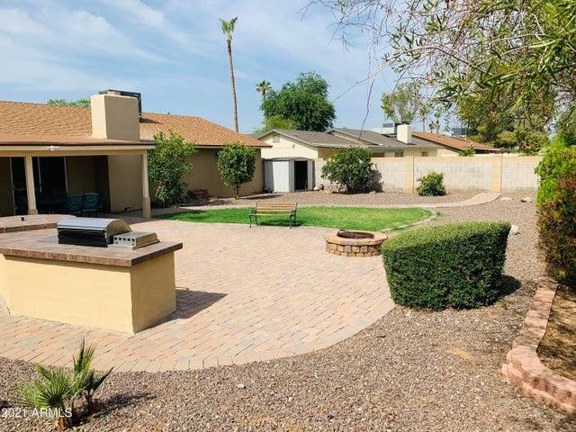 8832 E Lupine Avenue