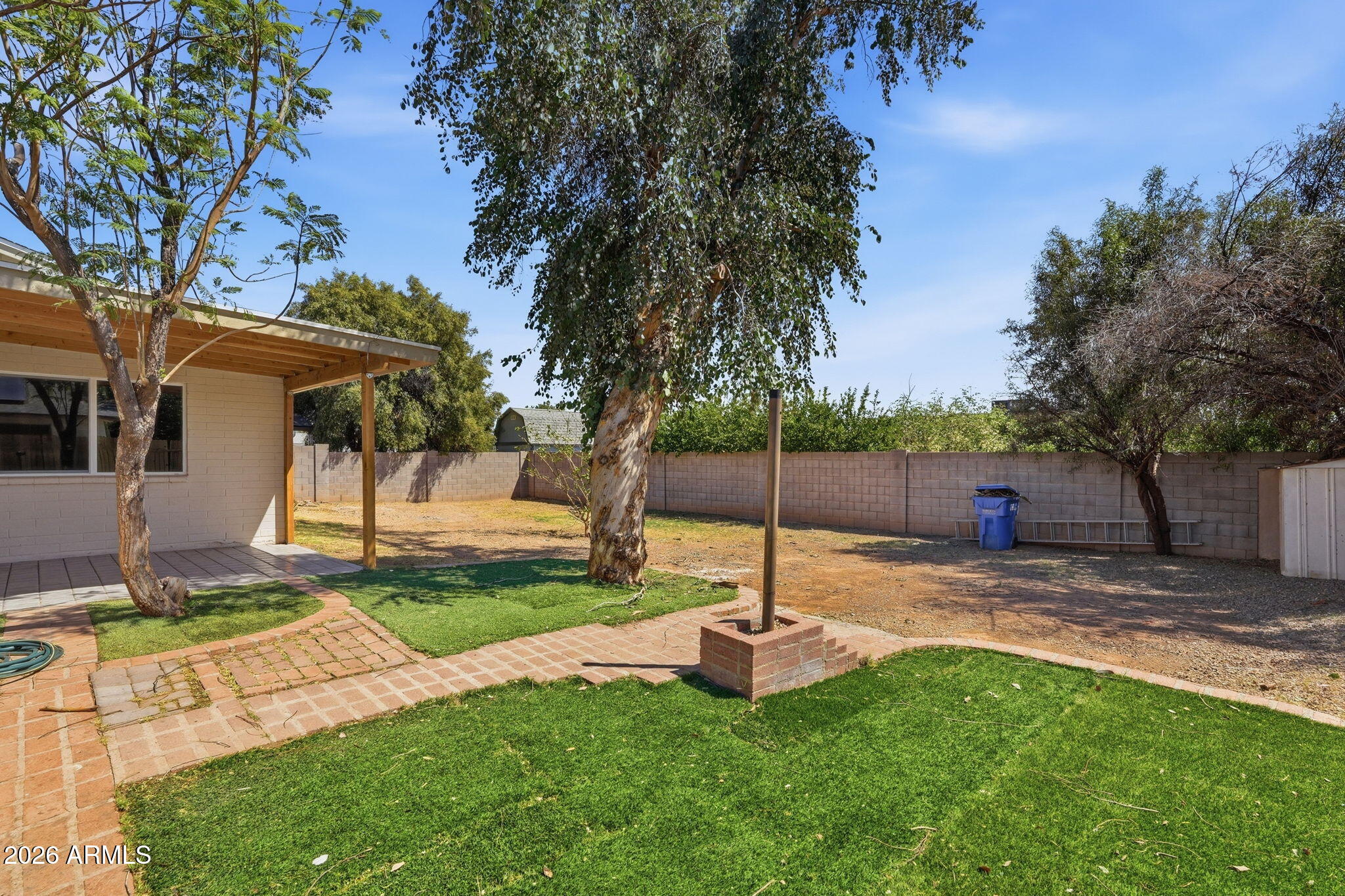 1327 W PIUTE Avenue