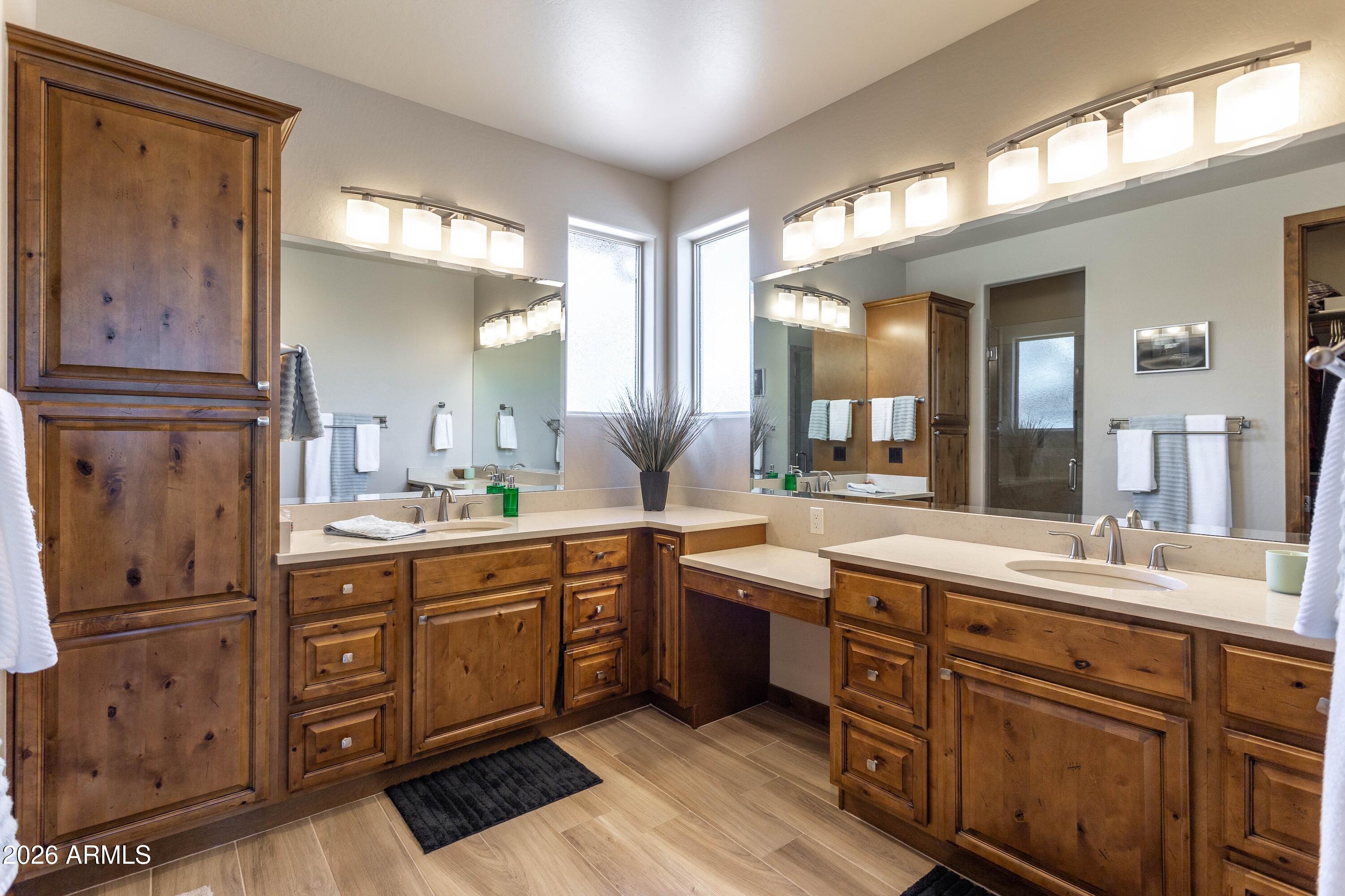 1711 E Velvet Mesquite Court