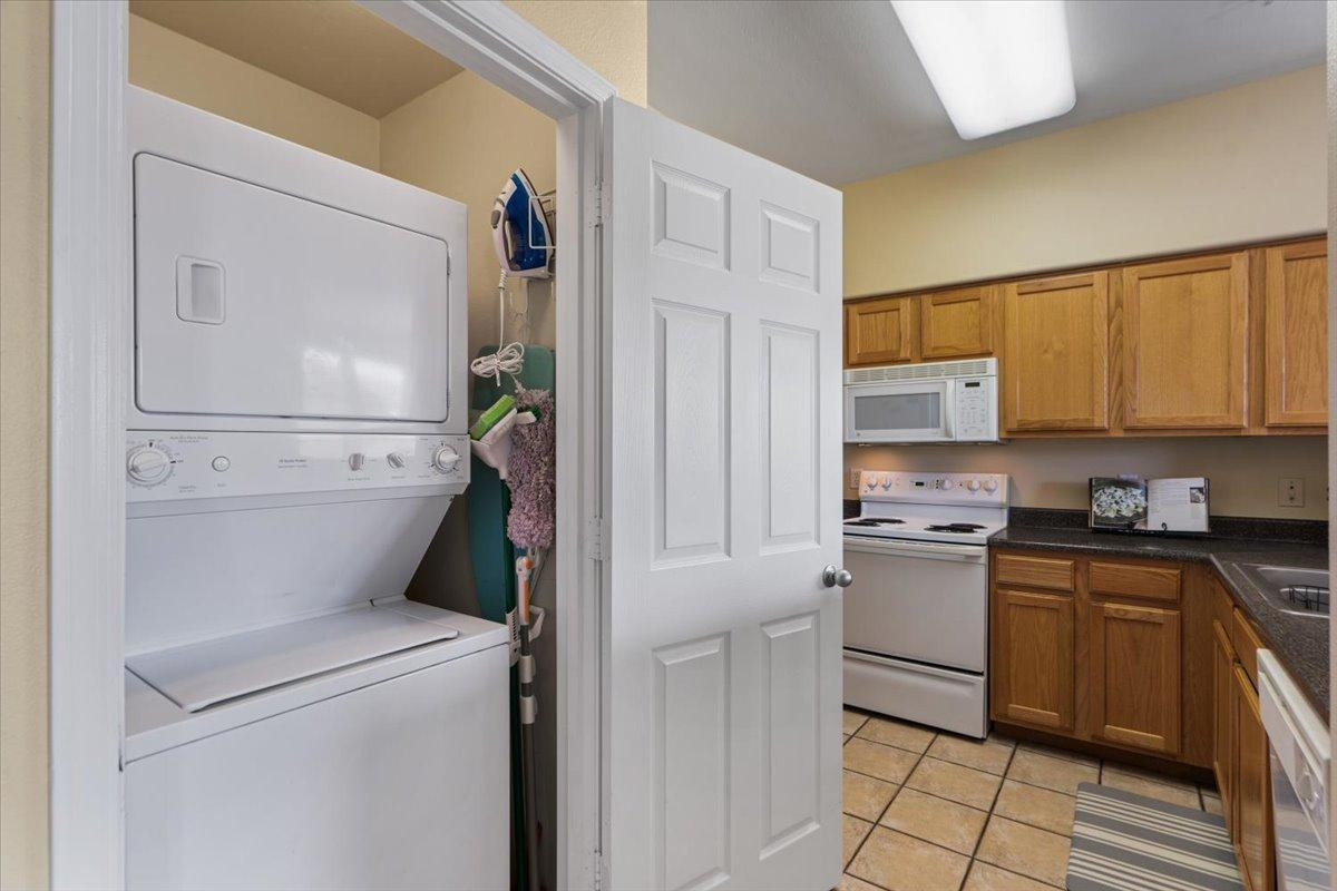 20100 N 78th Place 2203