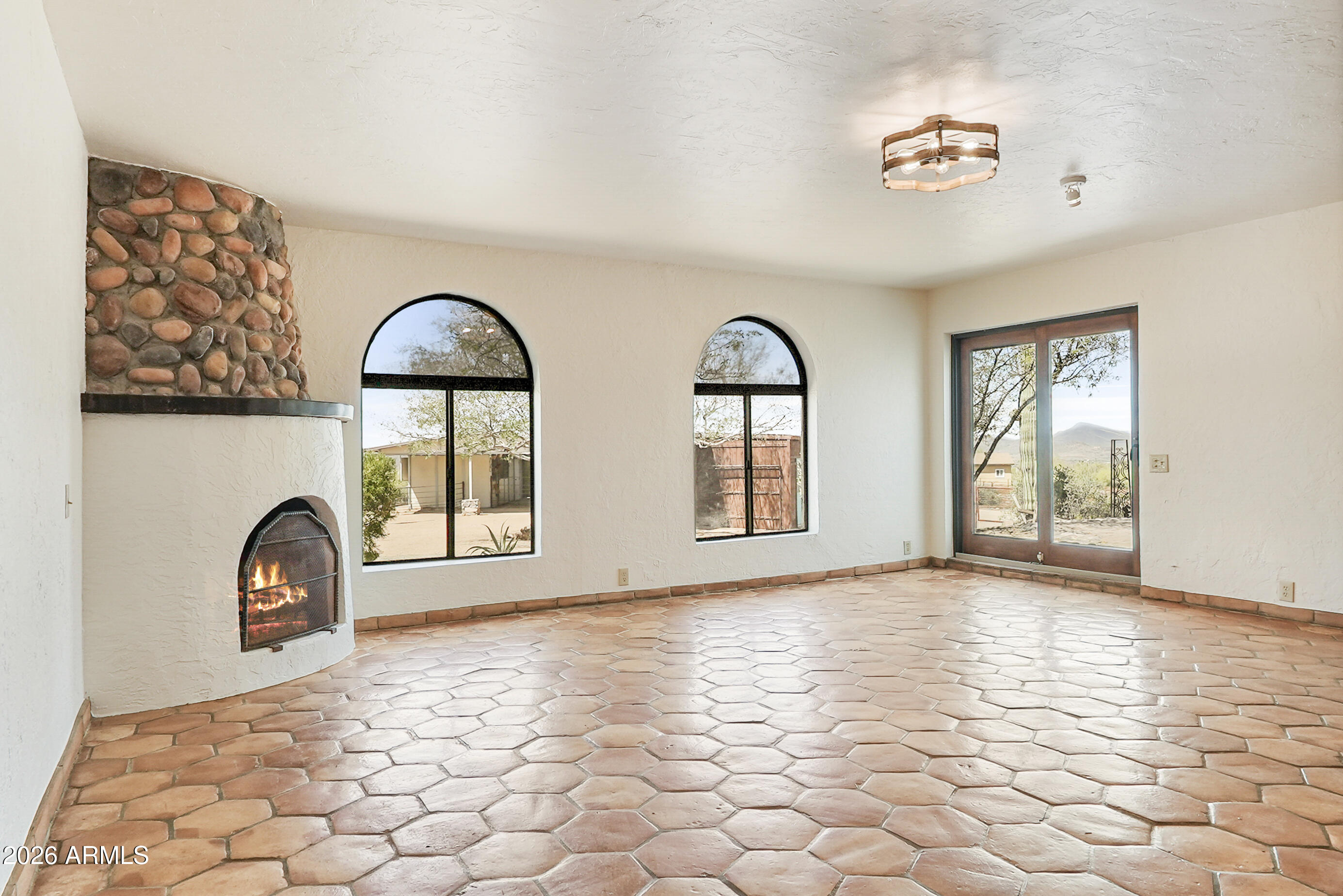 7710 E ARROYO Road