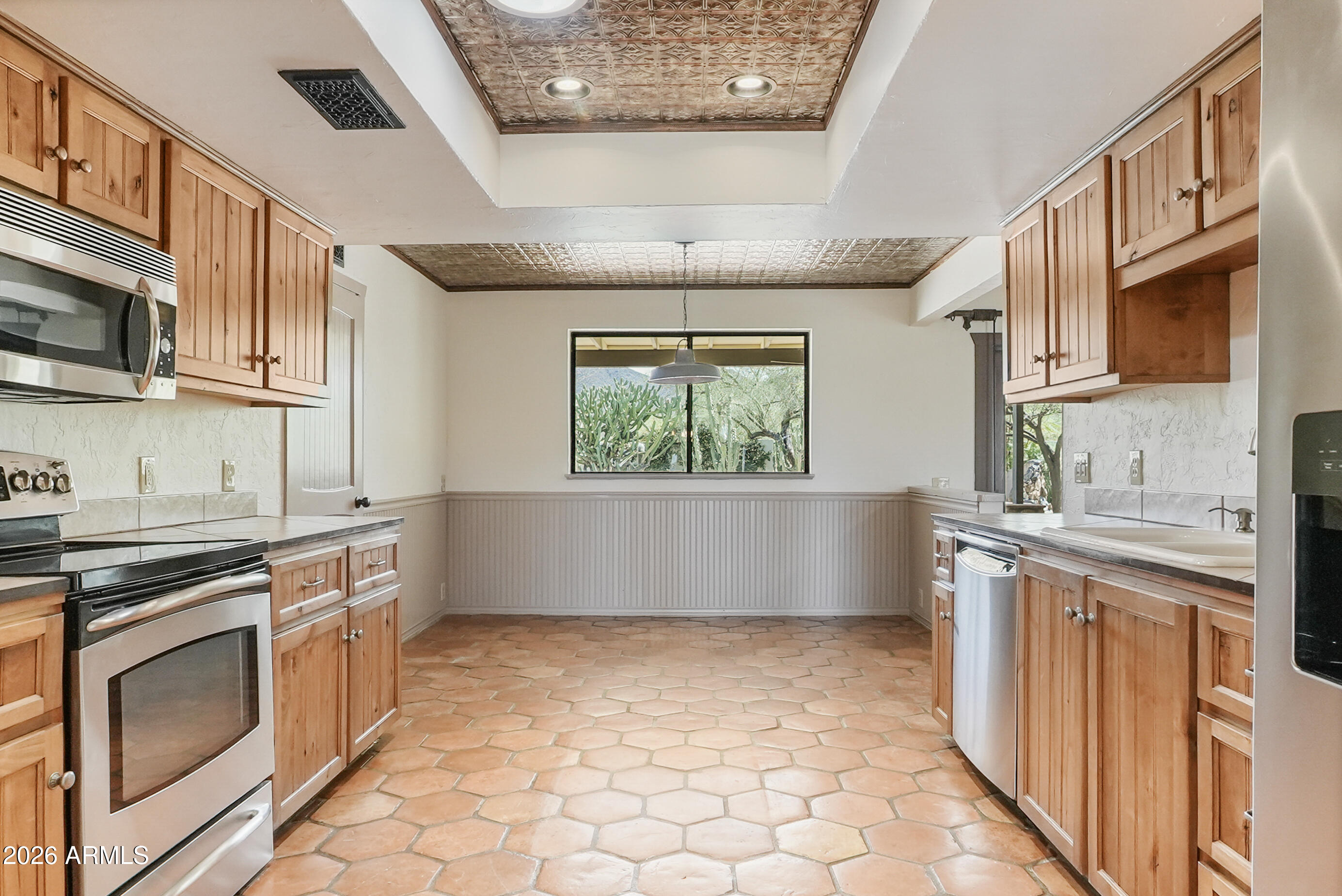 7710 E ARROYO Road