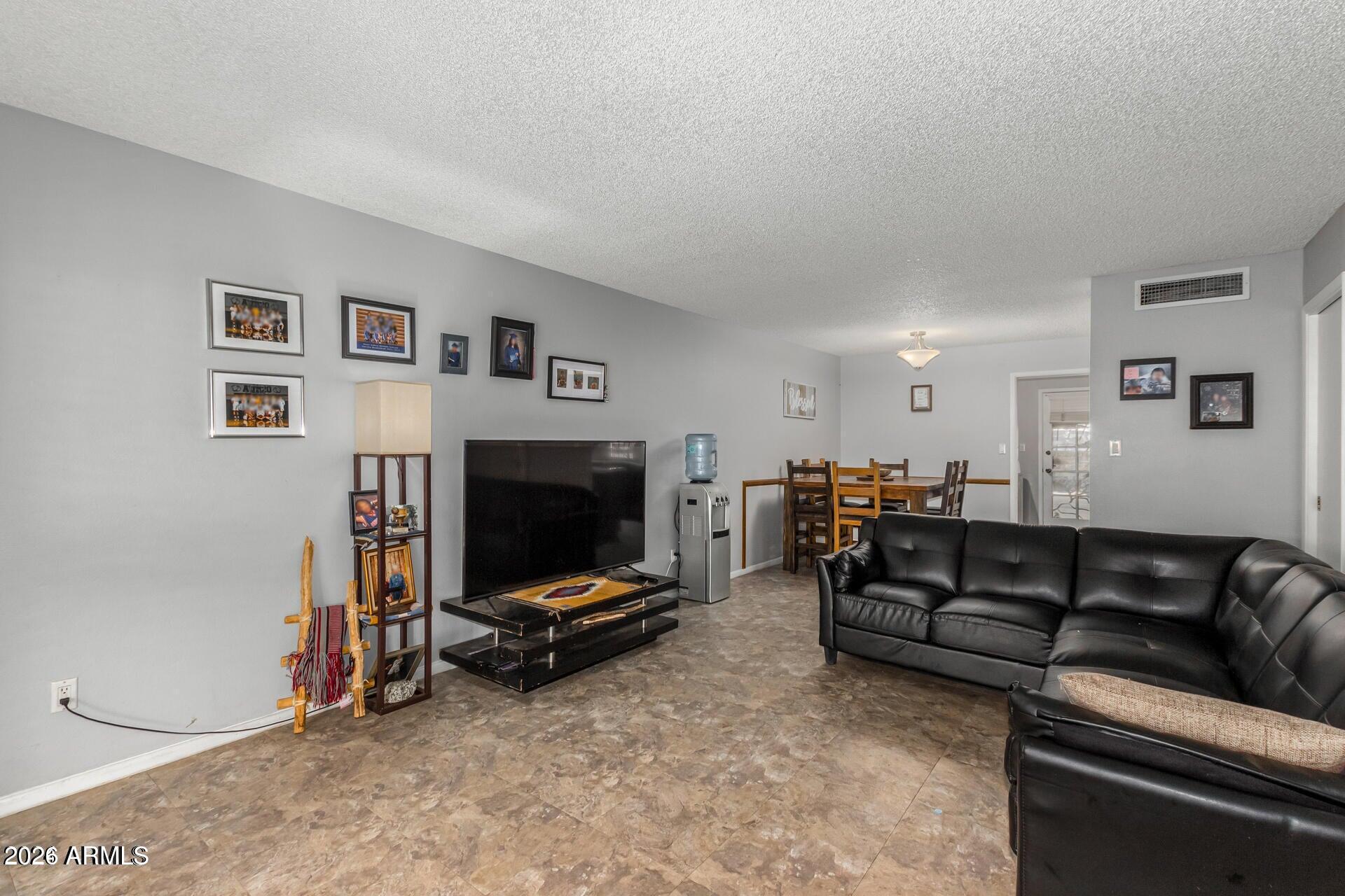 2925 W LAMAR Road