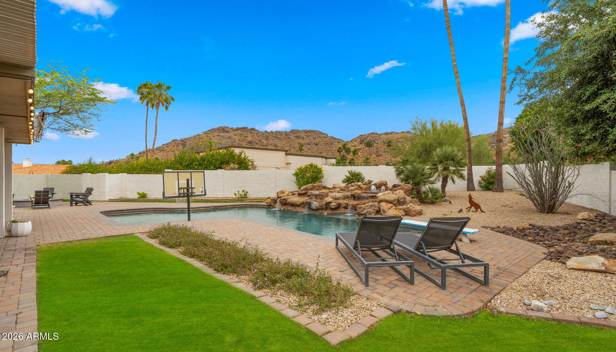 4301 E MOUNTAIN VIEW Road