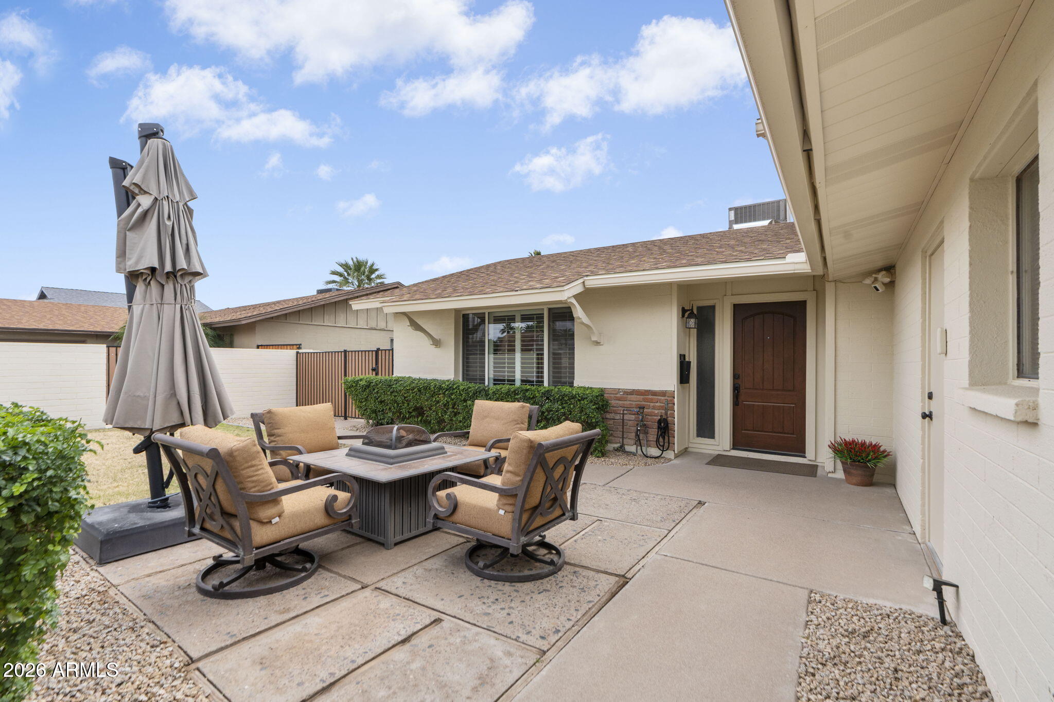 8619 E LINCOLN Drive