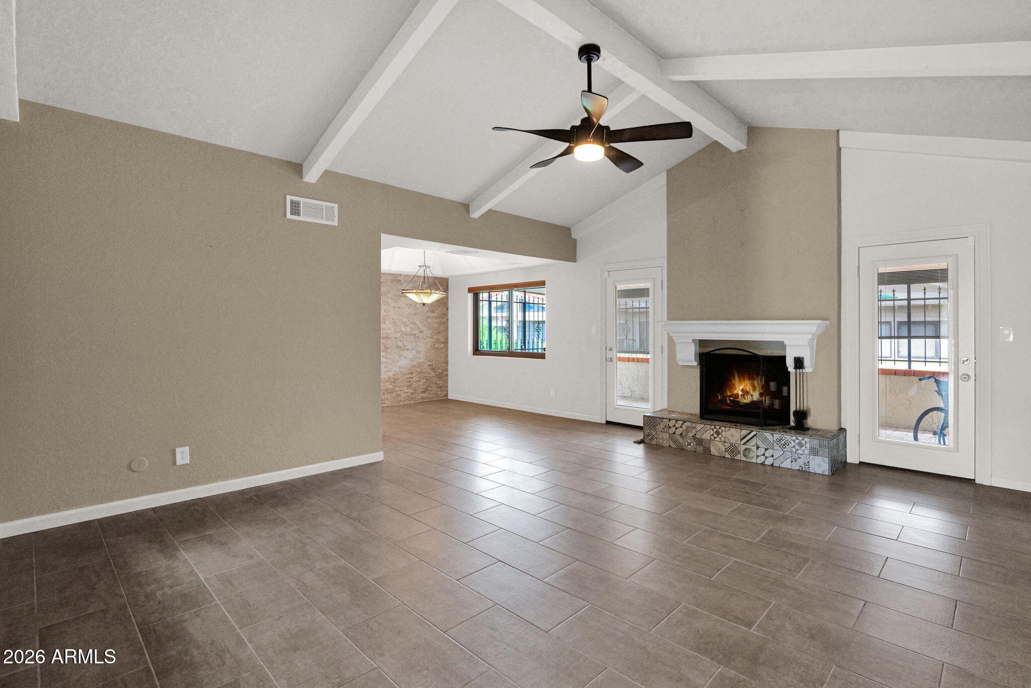 7621 E VISTA Drive