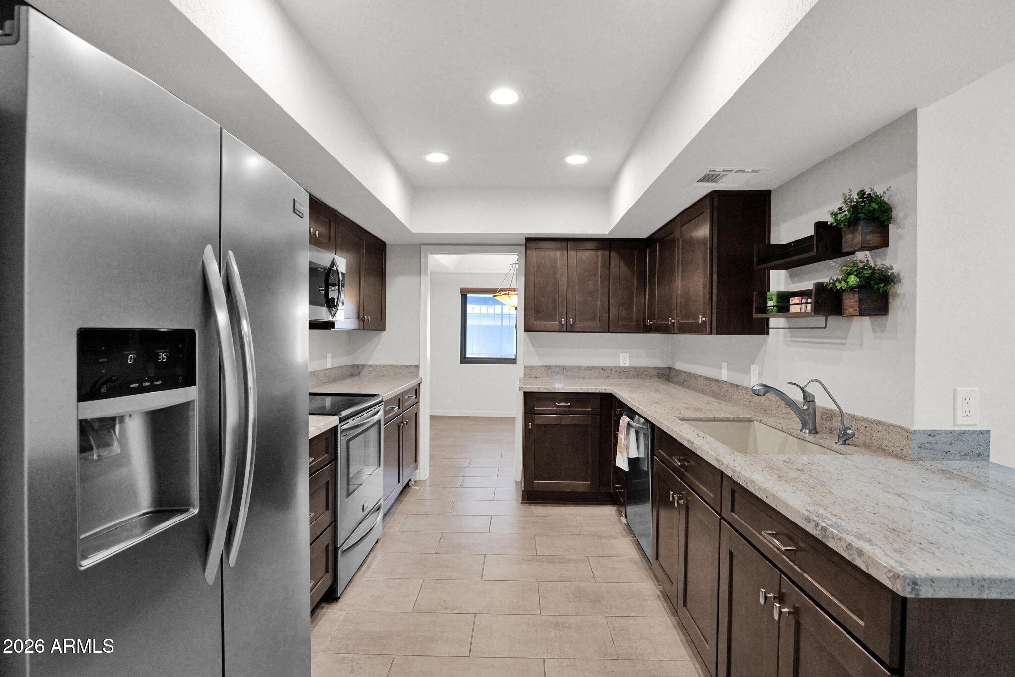 7621 E VISTA Drive