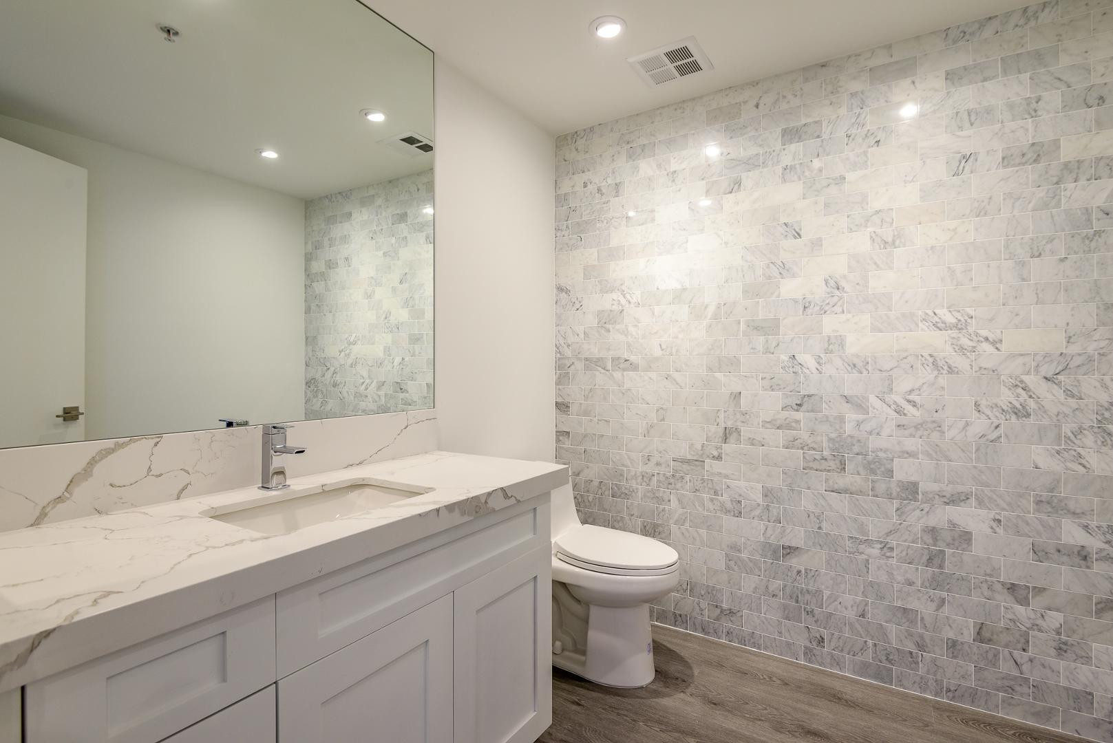 7137 E Rancho Vista Drive Unit 7008