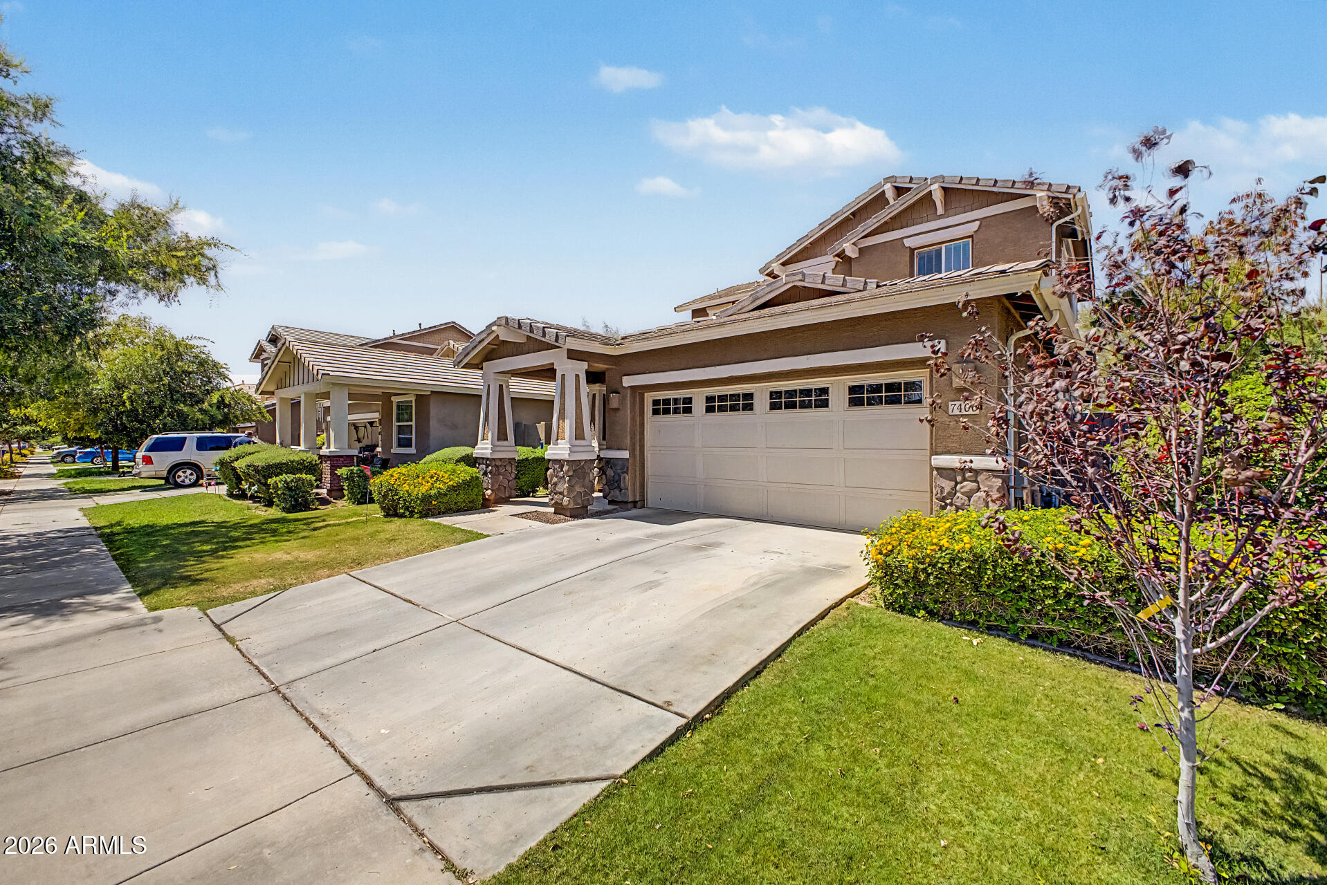 7406 E OLLA Avenue