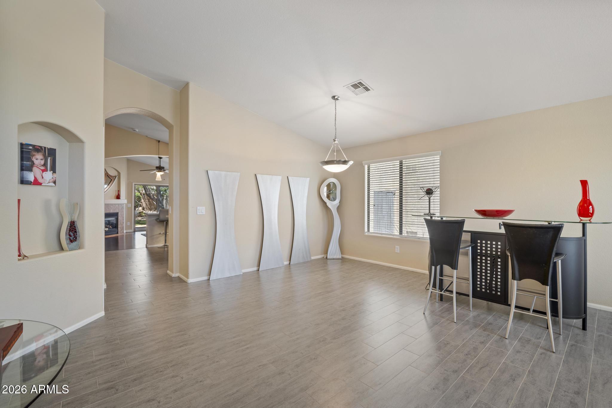 2520 W OBERLIN Way