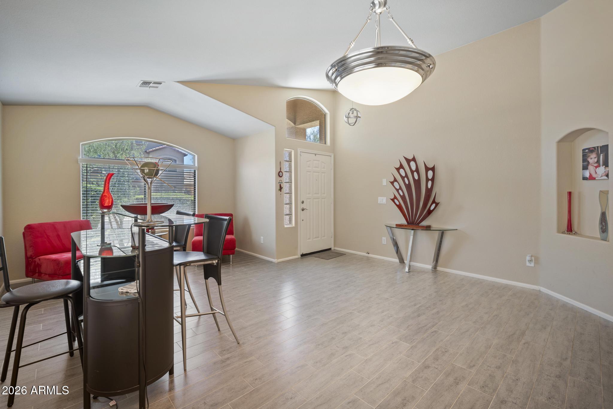 2520 W OBERLIN Way