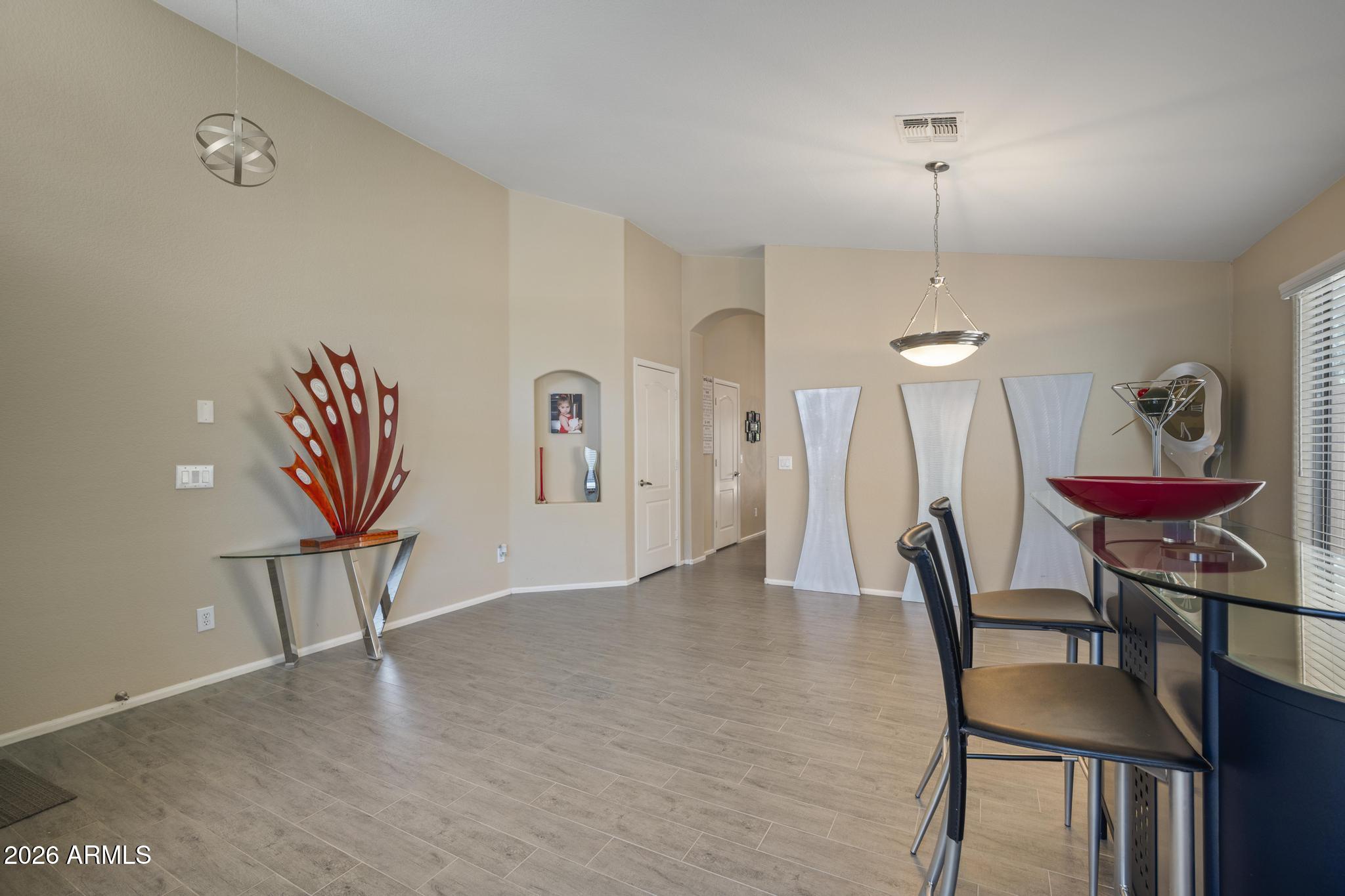 2520 W OBERLIN Way