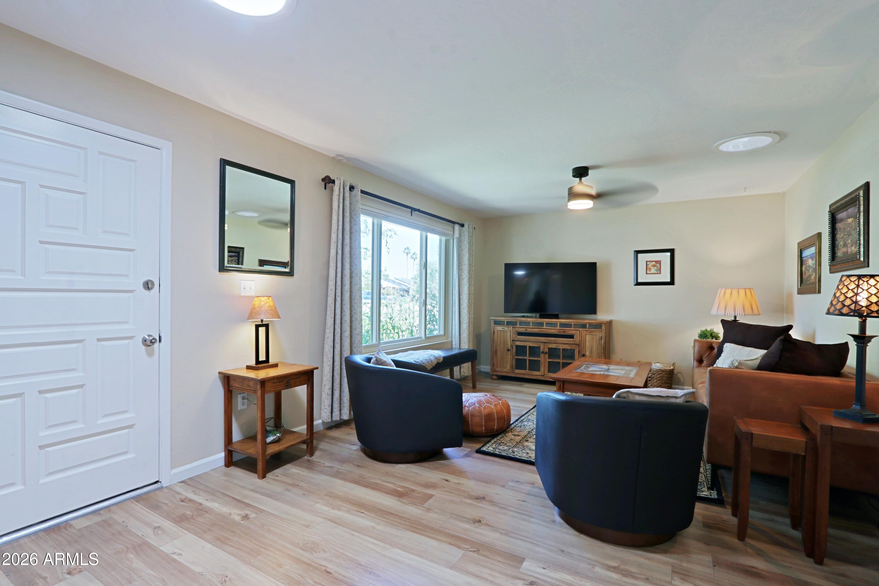 703 E AUBURN Drive