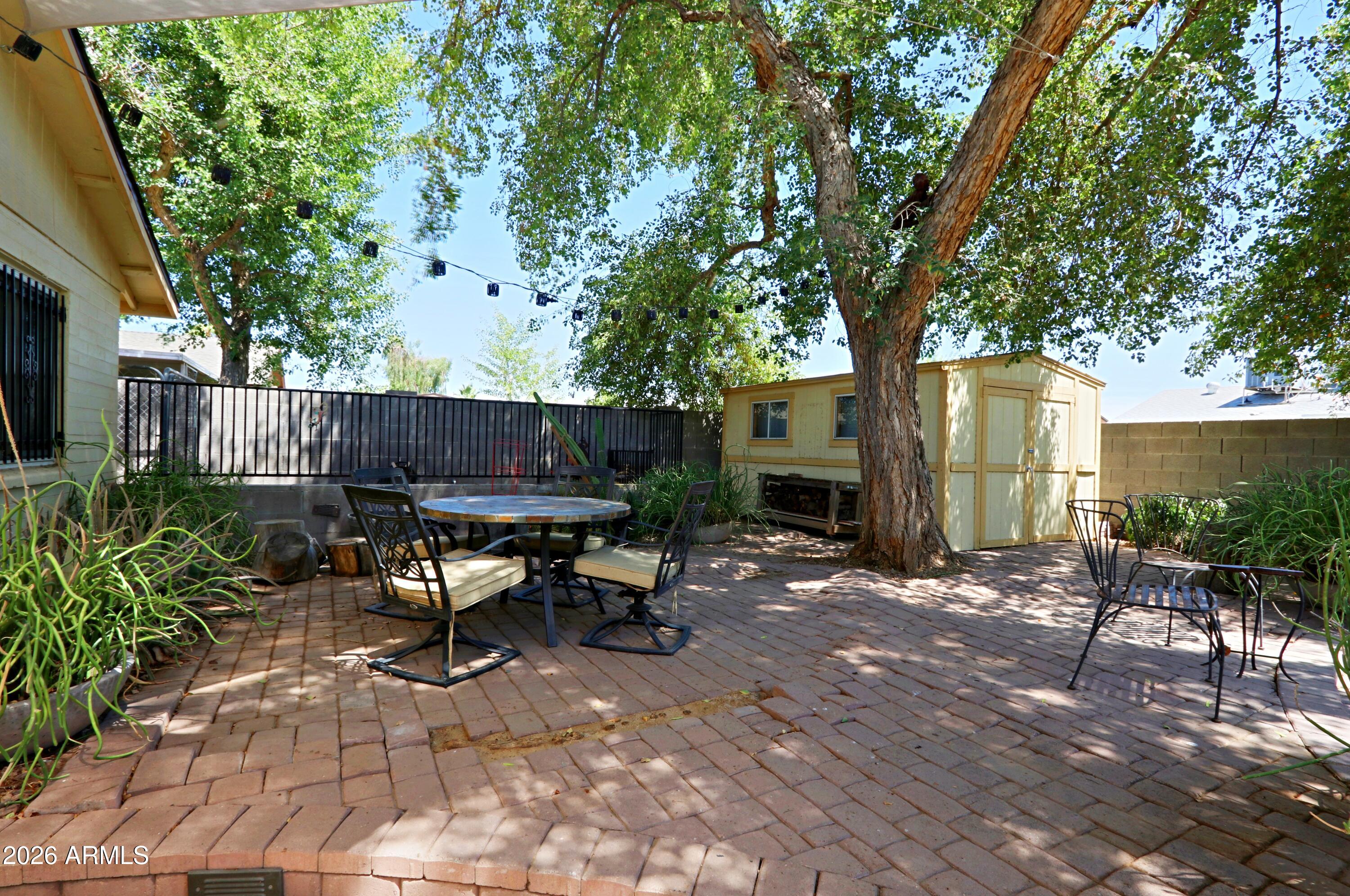 703 E AUBURN Drive