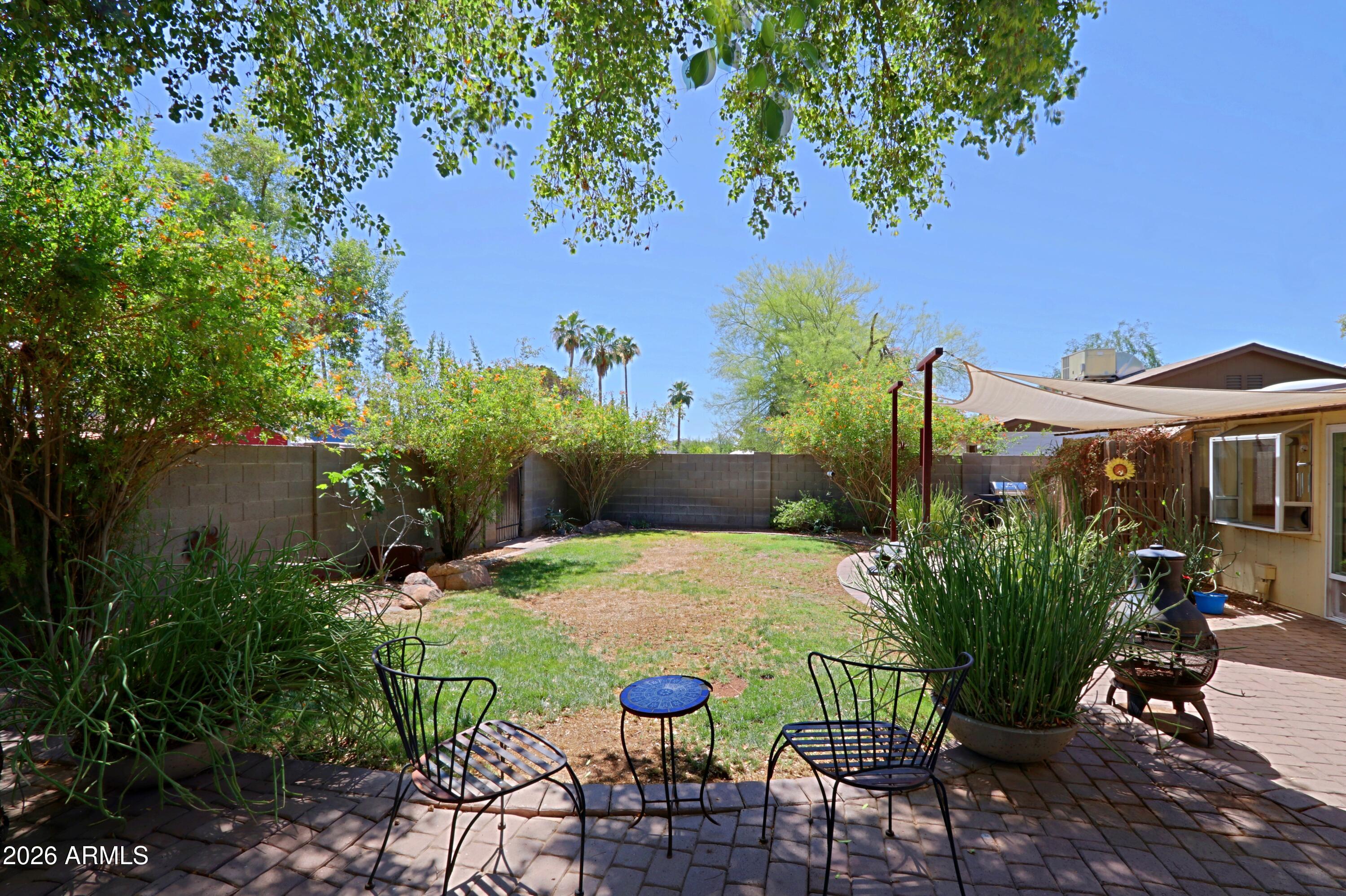 703 E AUBURN Drive