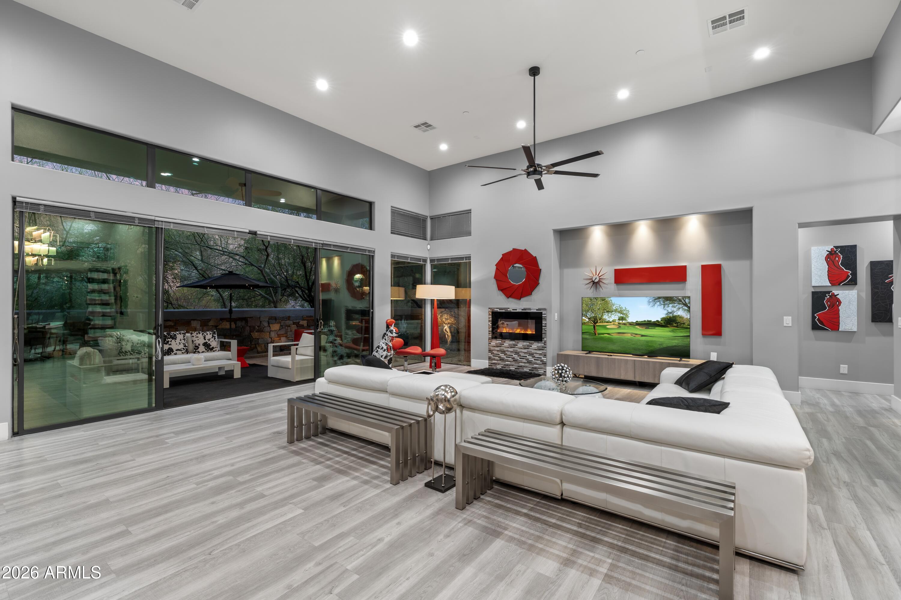 7067 E RIDGEVIEW Lane