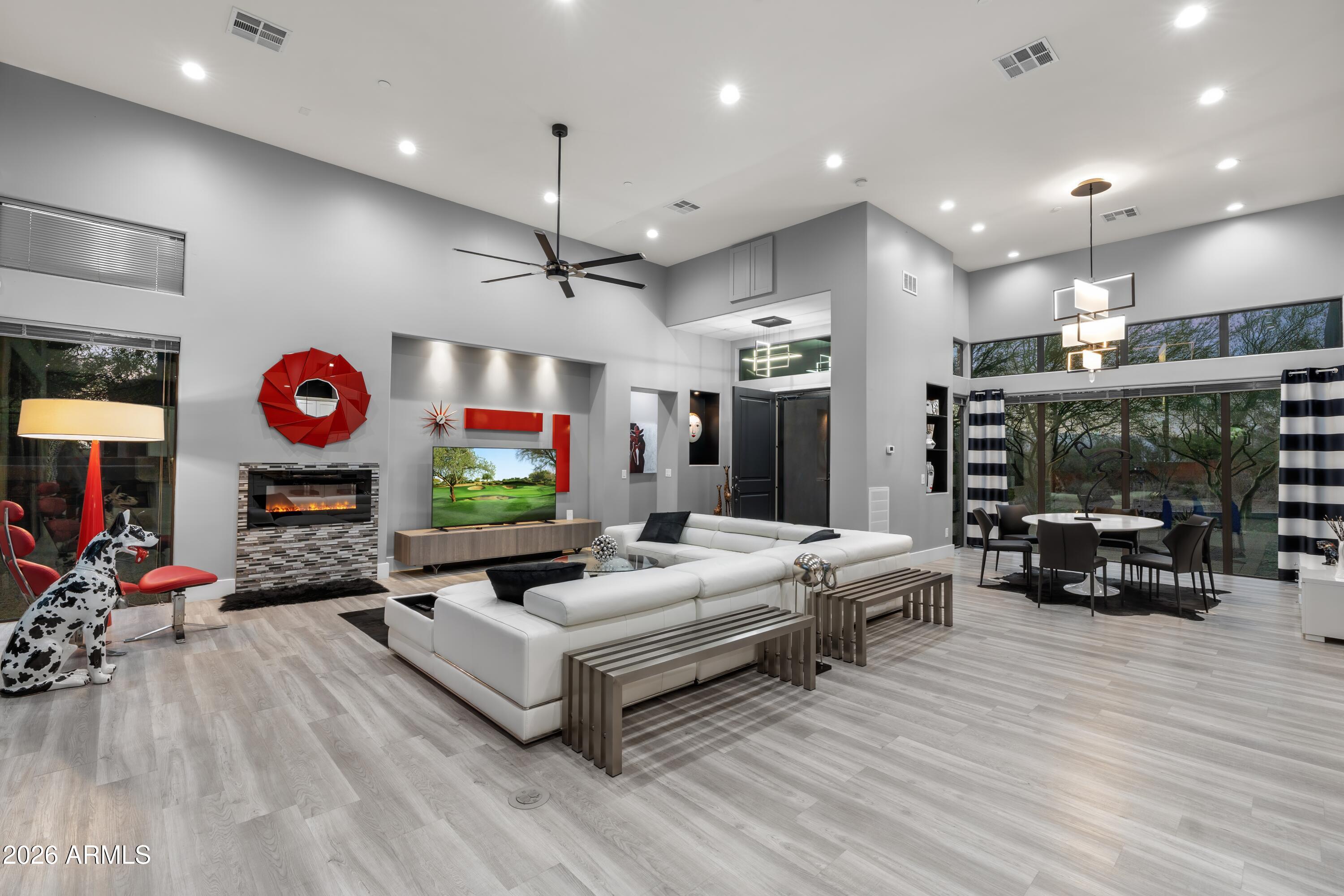 7067 E RIDGEVIEW Lane