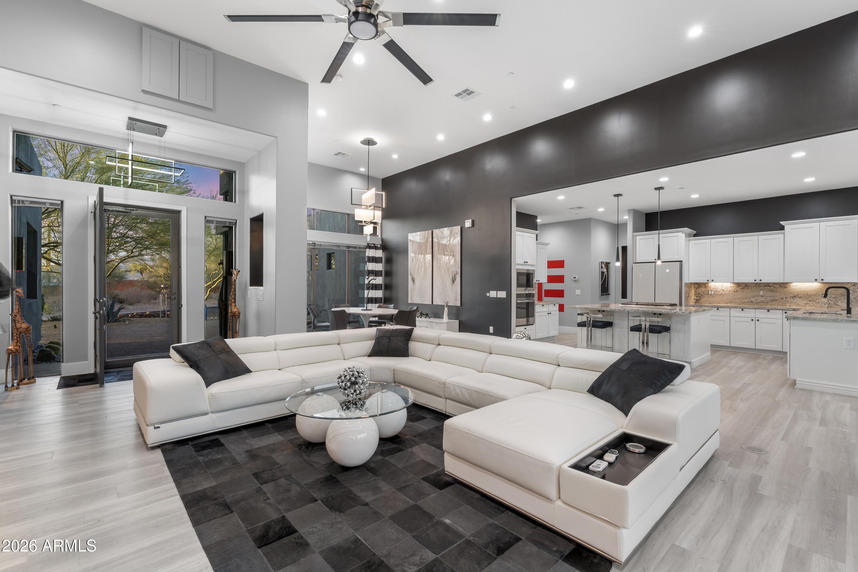 7067 E RIDGEVIEW Lane