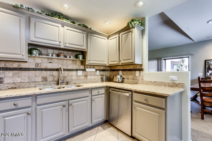 9455 E RAINTREE Drive 2039