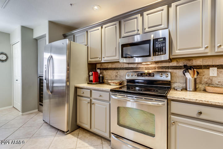 9455 E RAINTREE Drive 2039
