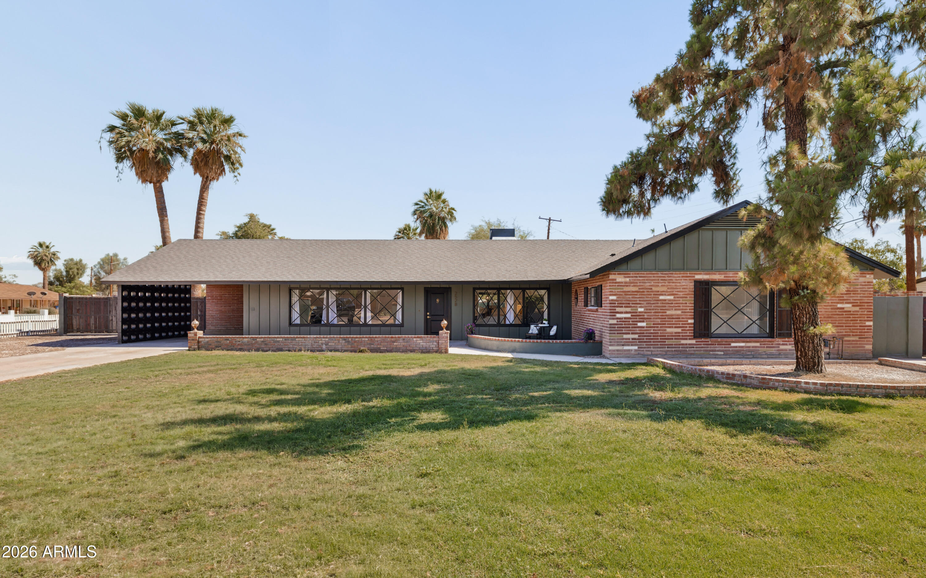 2528 N 48TH Place N