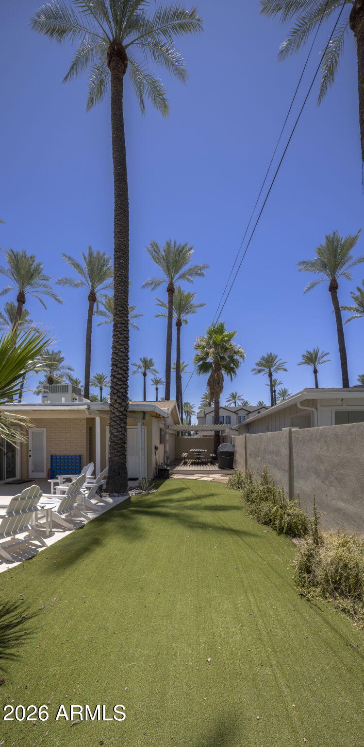 4312 E SELLS Drive
